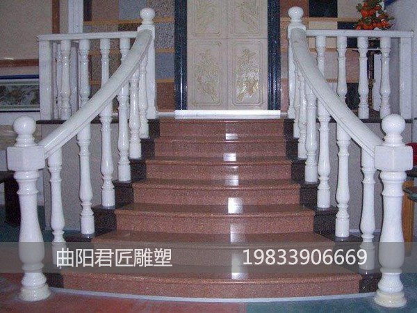 樓梯石欄桿